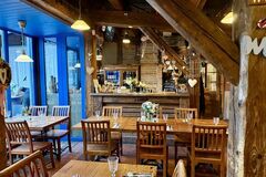 Fantastické jídlo v unikátním domě. Hliněná bašta dá zapomenout, že jste kousek za Prahou Fantastické jídlo v unikátním domě. Hliněná bašta dá zapomenout, že jste kousek za Prahou